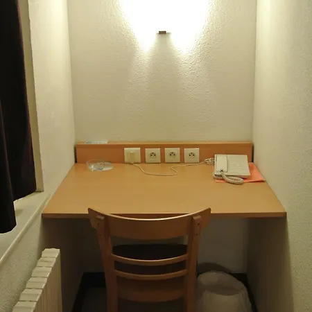 De Lyon Hotell 2*