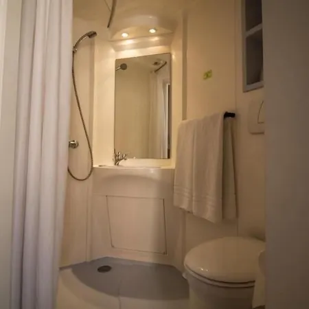 De Lyon Hotel 2*