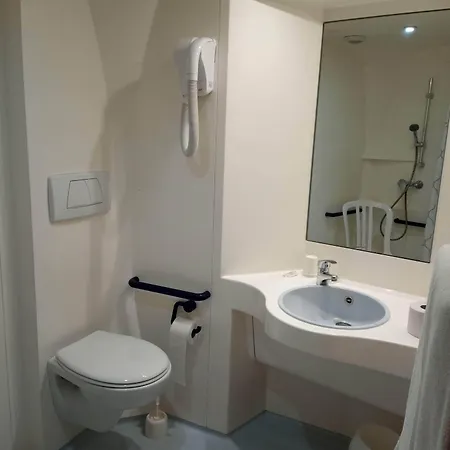 De Lyon Hotel 2*