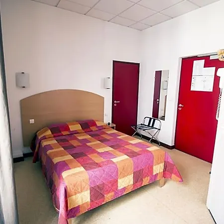 Hotel De Lyon 2*